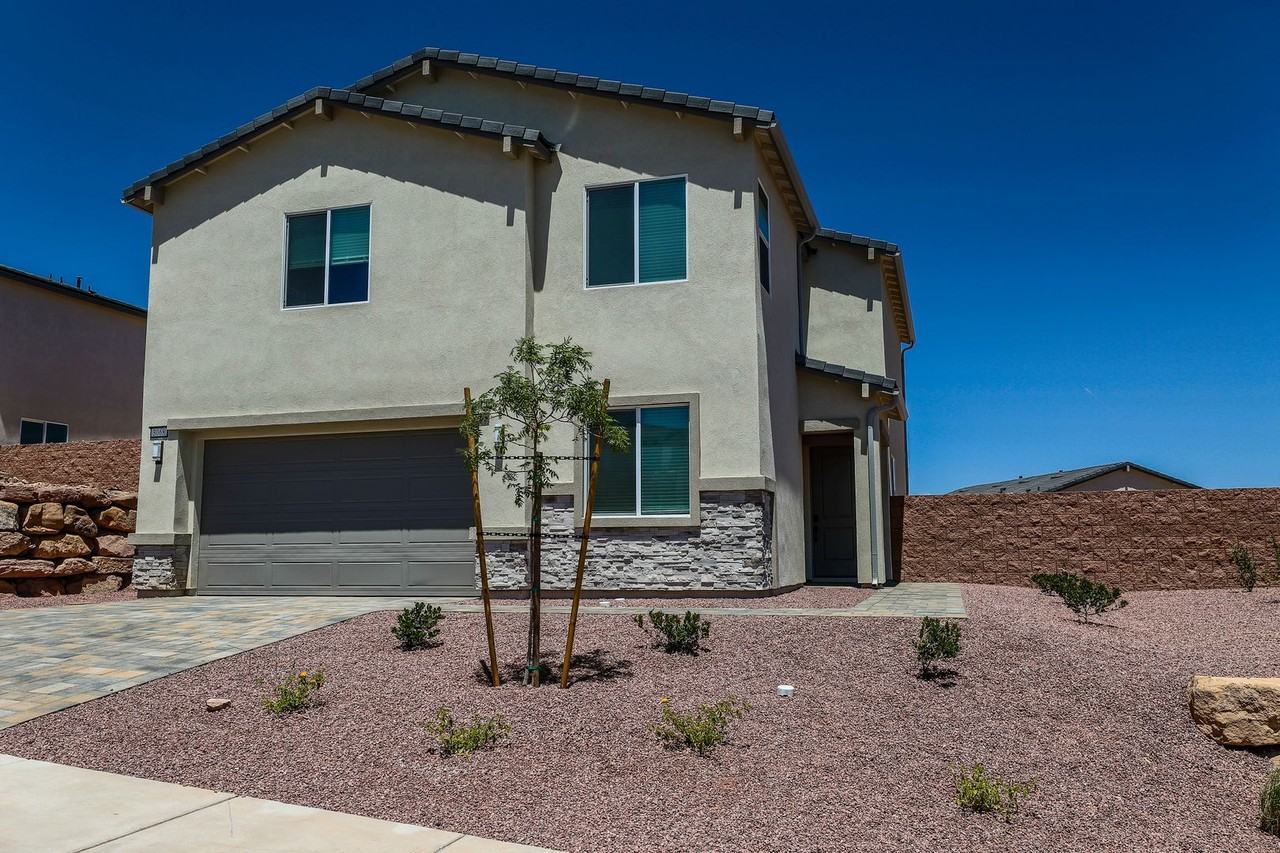 3068 W Orco Ln - Photo 2 of 43