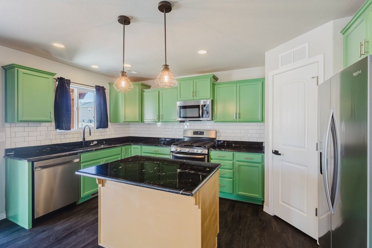 10977 Traders Pkwy - Photo 4 of 39