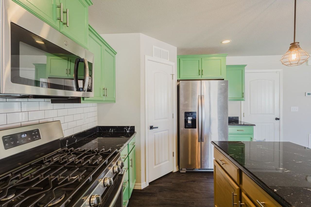 10977 Traders Pkwy - Photo 6 of 39