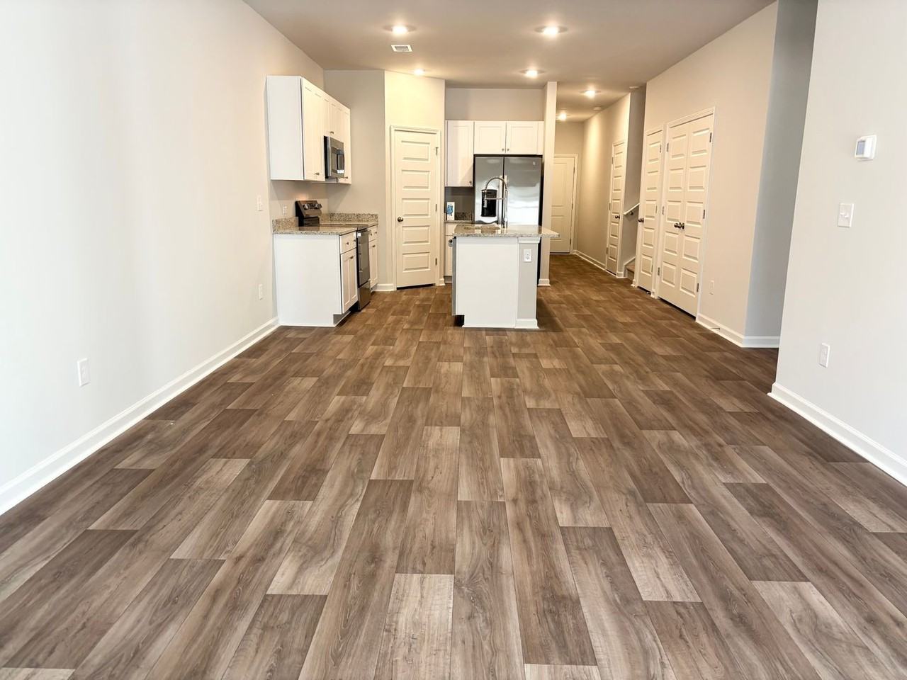 1033 Arborwood Ln Sw - Photo 3 of 34