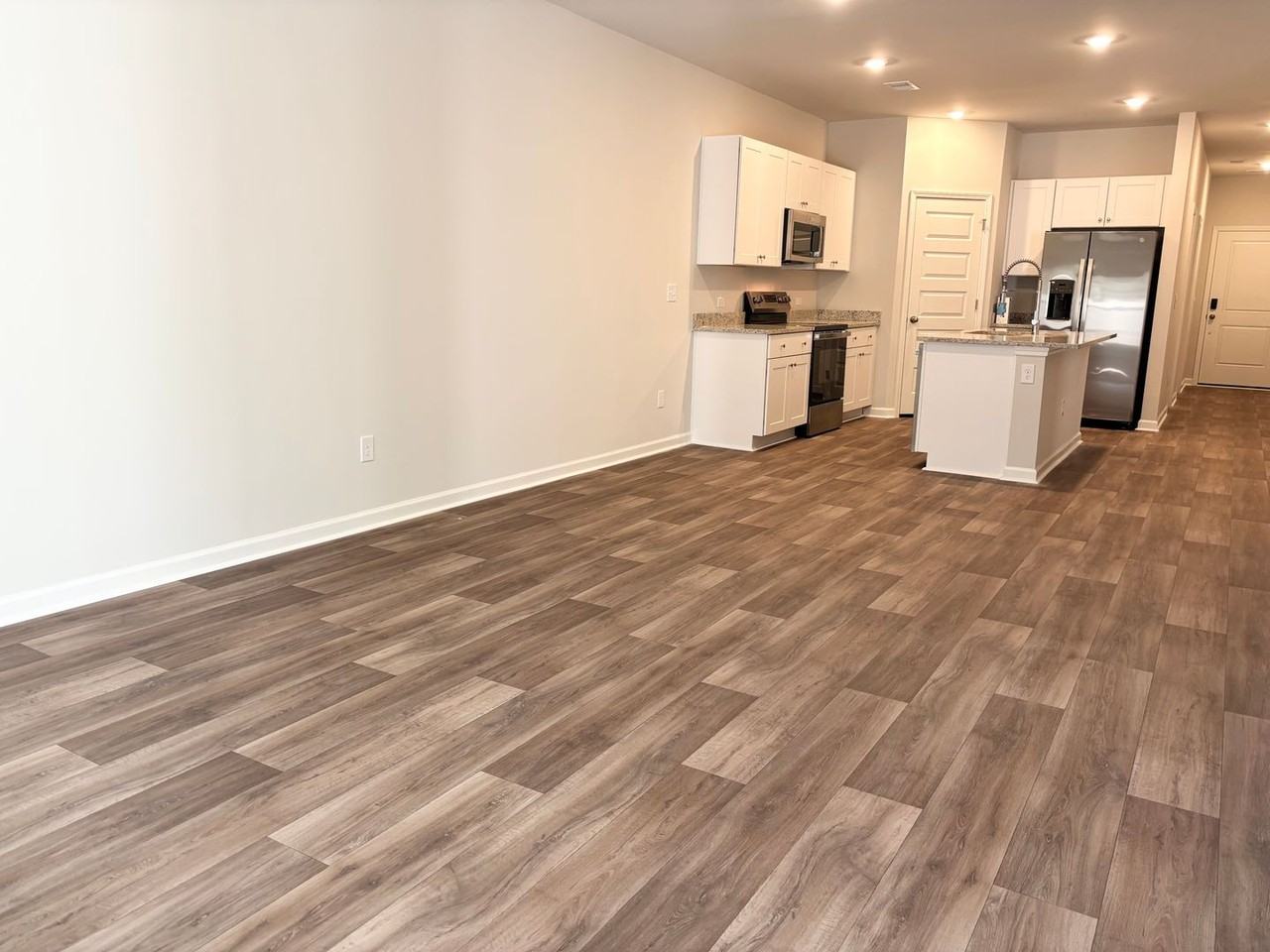 1033 Arborwood Ln Sw - Photo 4 of 34