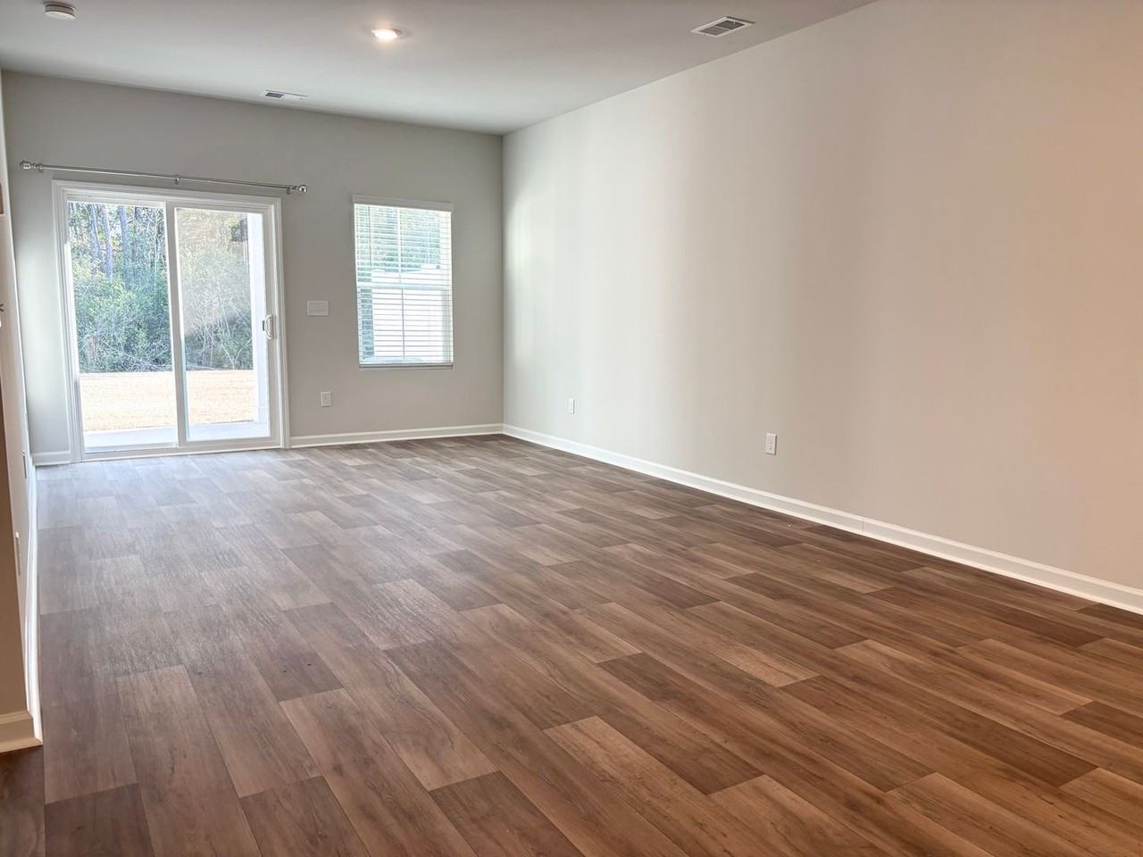 1033 Arborwood Ln Sw - Photo 7 of 34
