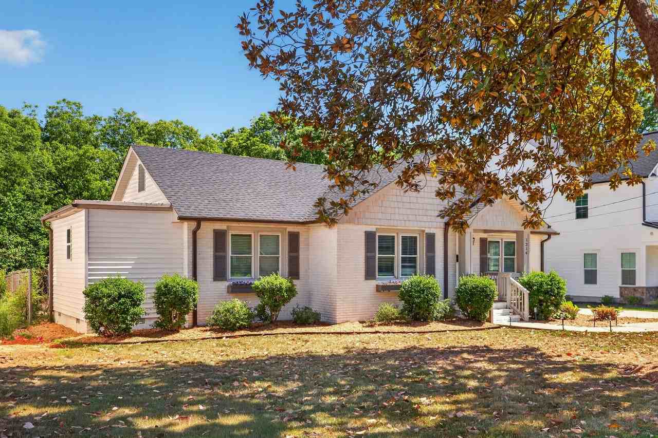 1214 N Sharon Amity Rd - Photo 4 of 30