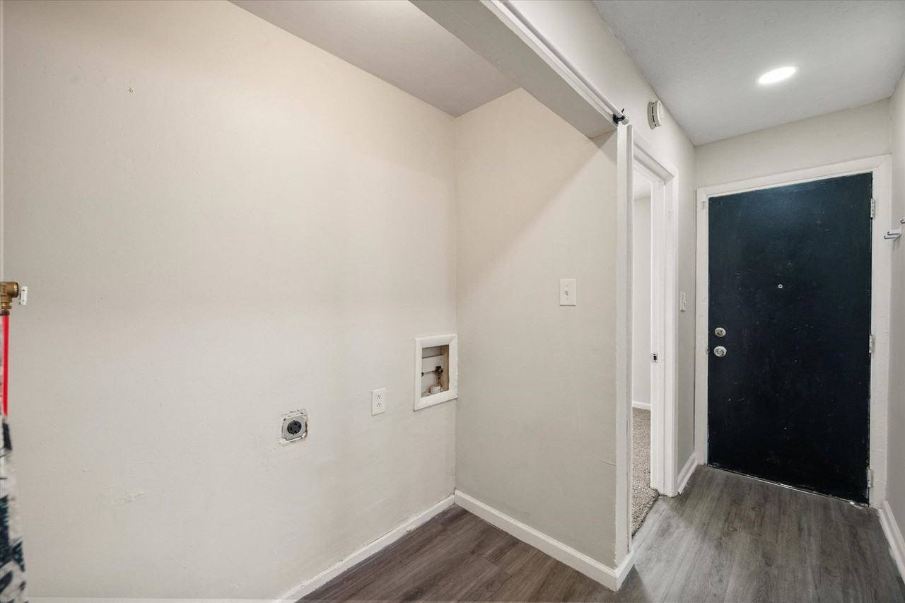 2629 Olive St - Photo 2 of 11