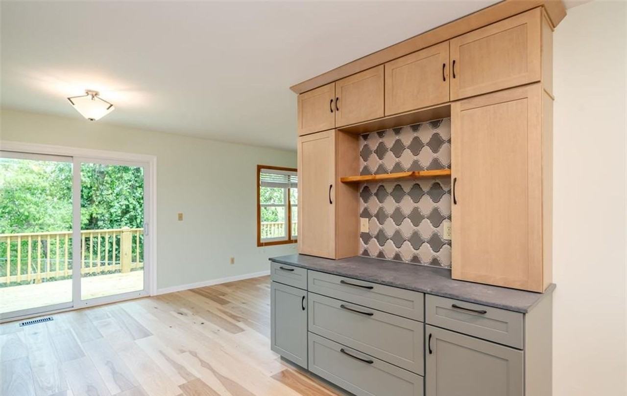 25 Madison Ave - Photo 3 of 27
