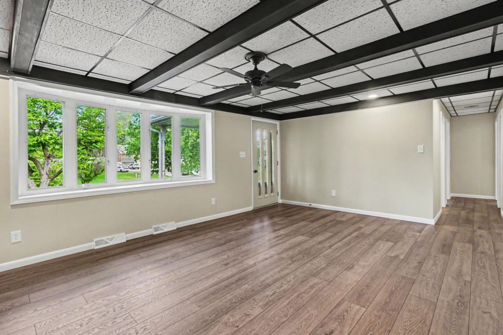 6101 Blue Valley Ave - Photo 4 of 26