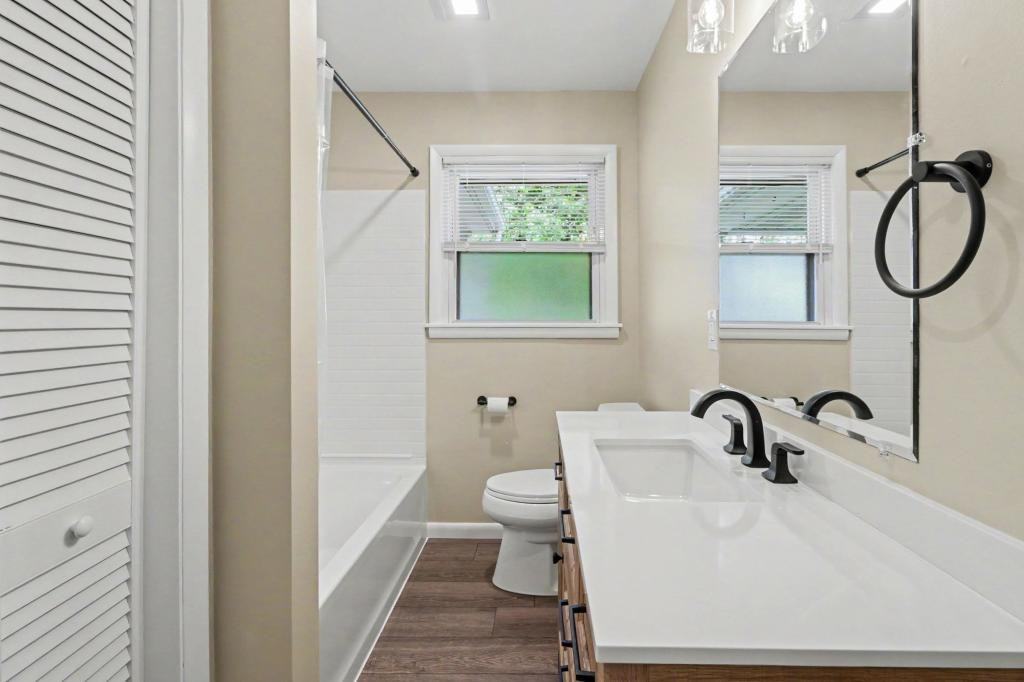 6101 Blue Valley Ave - Photo 5 of 26