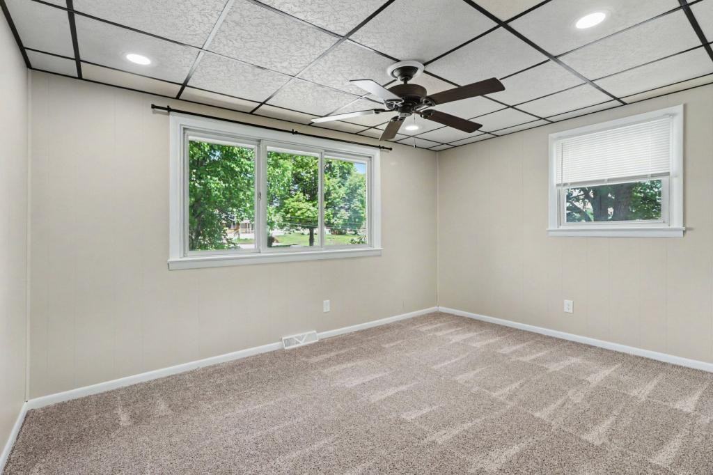 6101 Blue Valley Ave - Photo 6 of 26