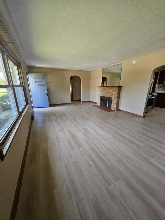 212 Maevi Dr - Photo 2 of 23