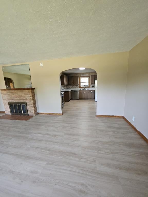 212 Maevi Dr - Photo 4 of 23