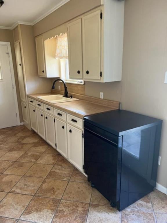 308 Hanks St - Photo 4 of 16
