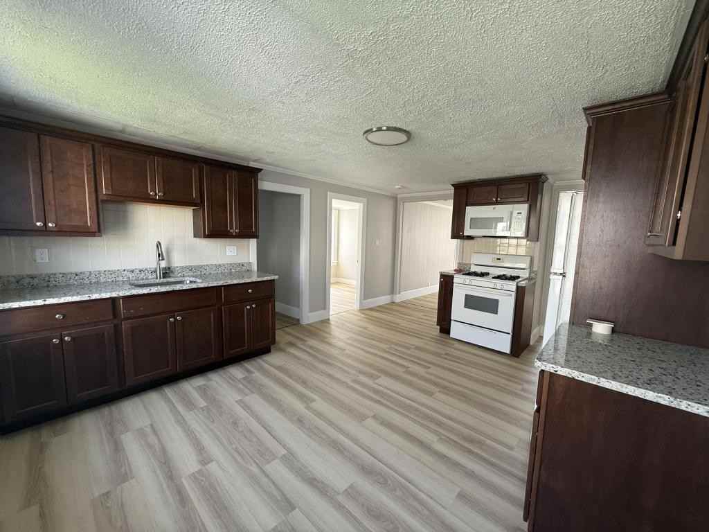 274 Harrison St - Photo 3 of 7
