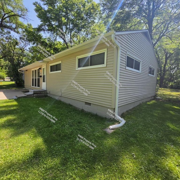 11421 Manchester Ave - Photo 4 of 24