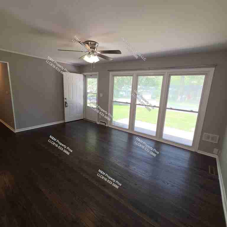 11421 Manchester Ave - Photo 6 of 24