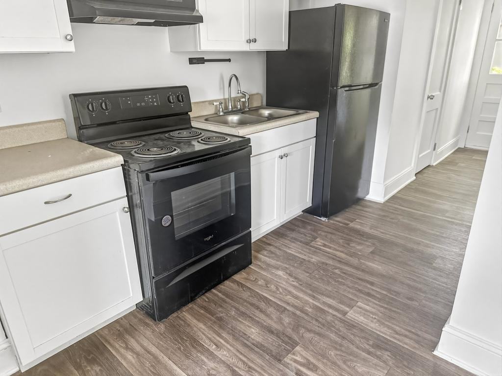 705 Windsor St - Photo 5 of 9
