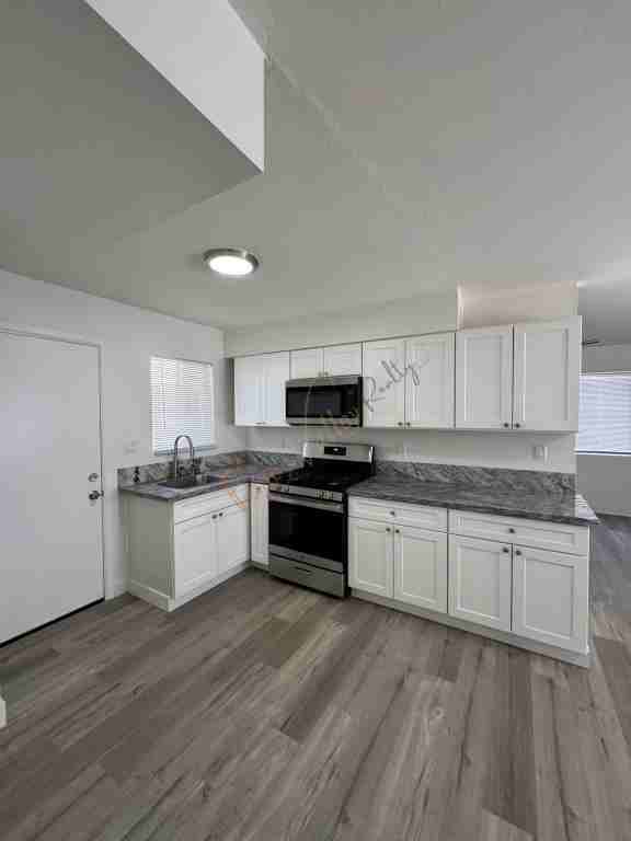 3158 E Packard Ave - Photo 2 of 7