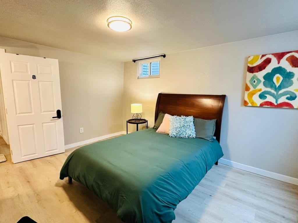 9210 Meade St - Photo 3 of 12