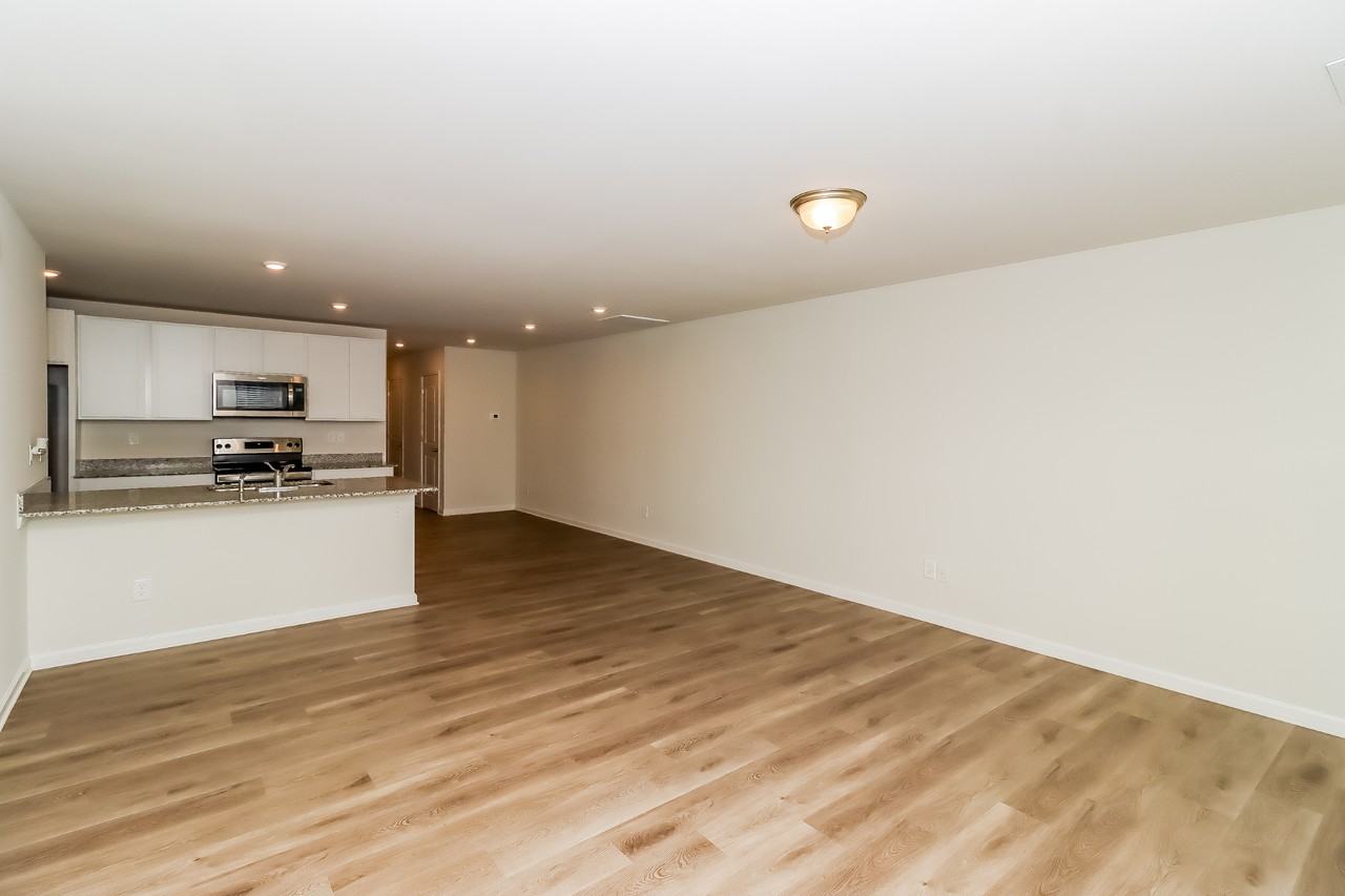 323 Century Dr - Photo 6 of 16