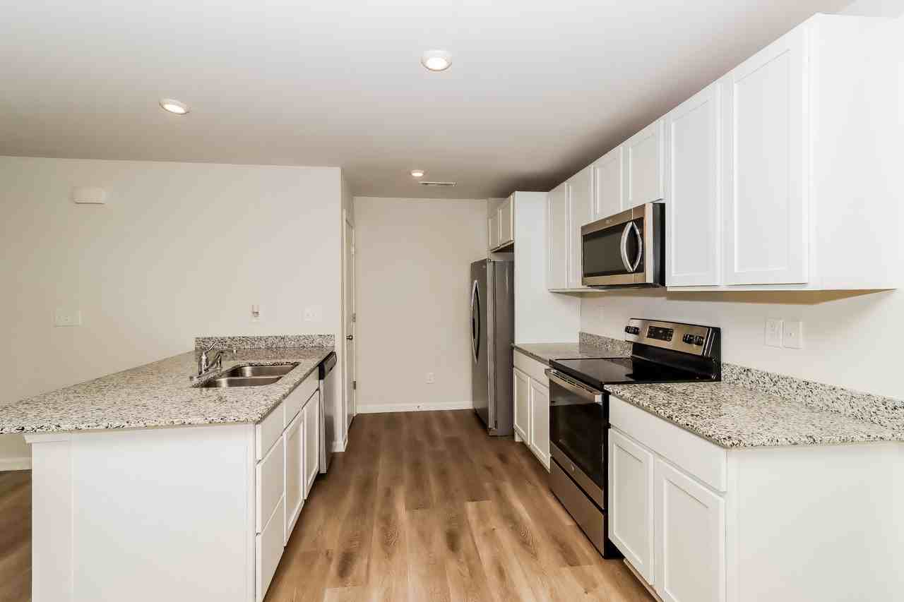 323 Century Dr - Photo 7 of 16