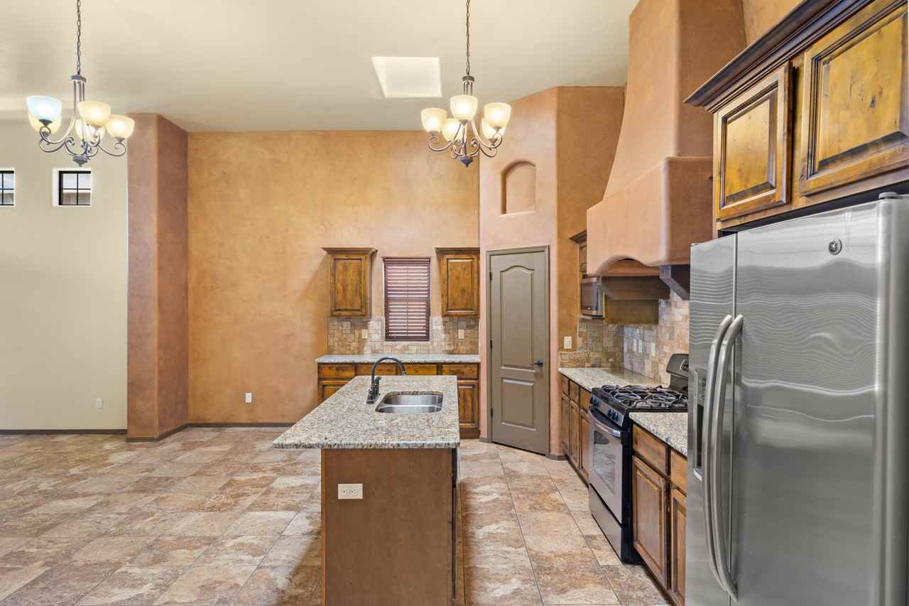 3950 Agua De Vida Dr - Photo 7 of 32