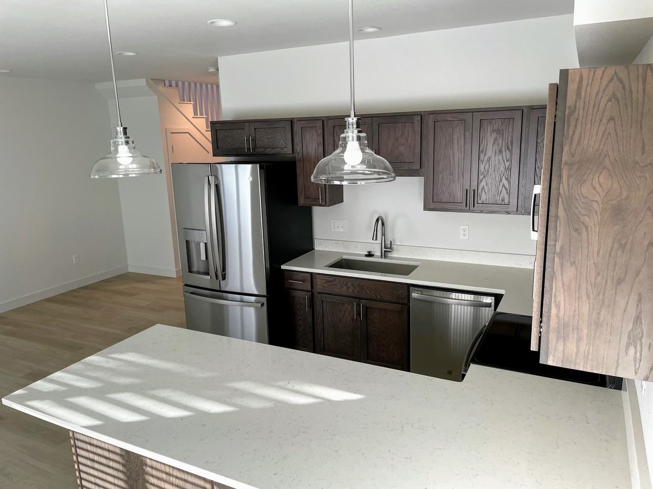 908 Oregon Ave S - Photo 6 of 21