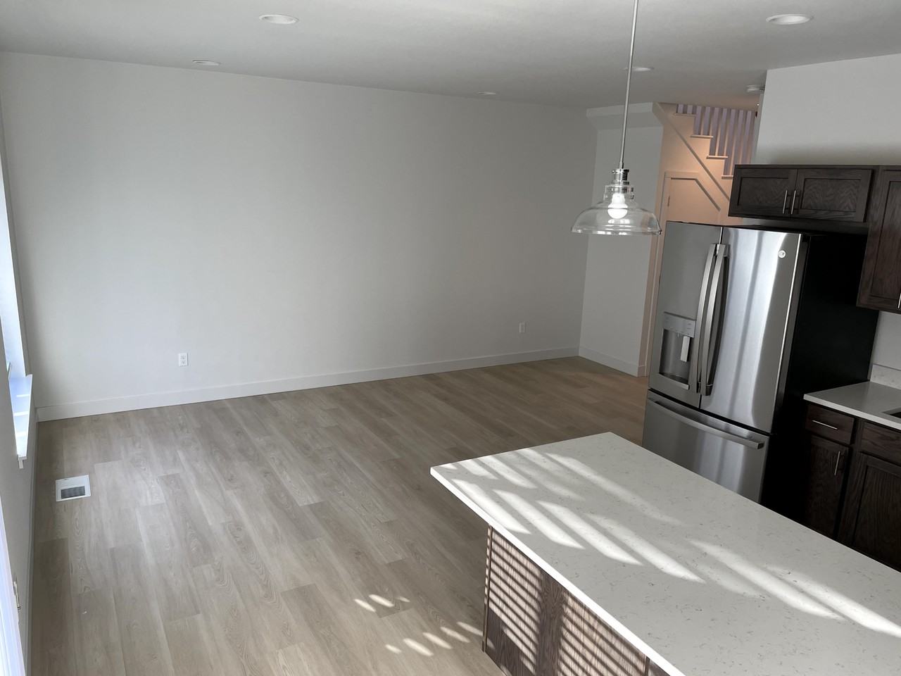 908 Oregon Ave S - Photo 7 of 21