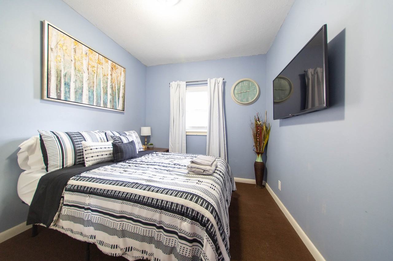 2712 Broad St - Photo 4 of 11