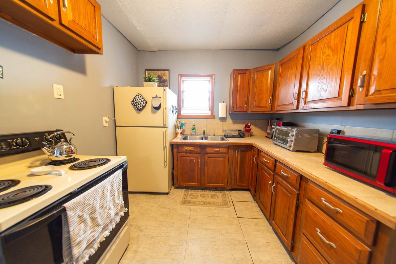 2712 Broad St - Photo 7 of 11