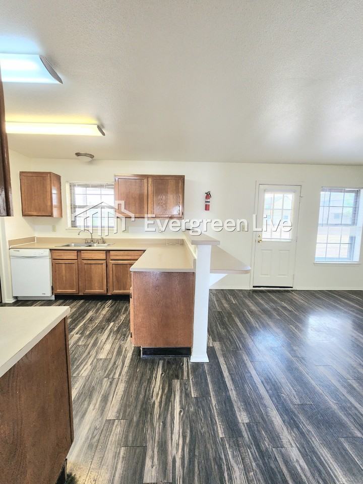 324 Fireball Dr - Photo 6 of 24