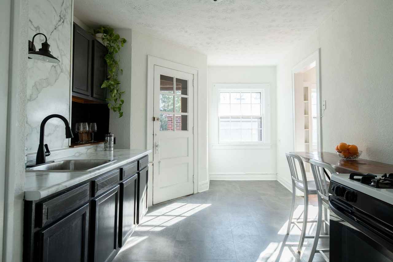 115 N Portage Path #5 - Photo 5 of 22