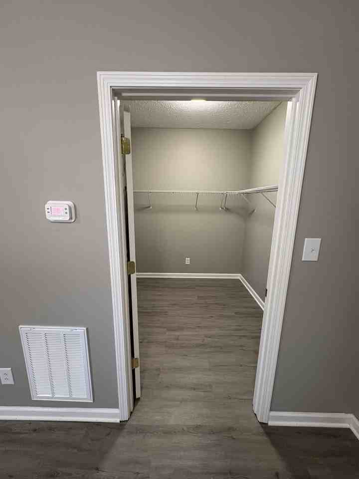 602 12th St #A - Photo 3 of 8