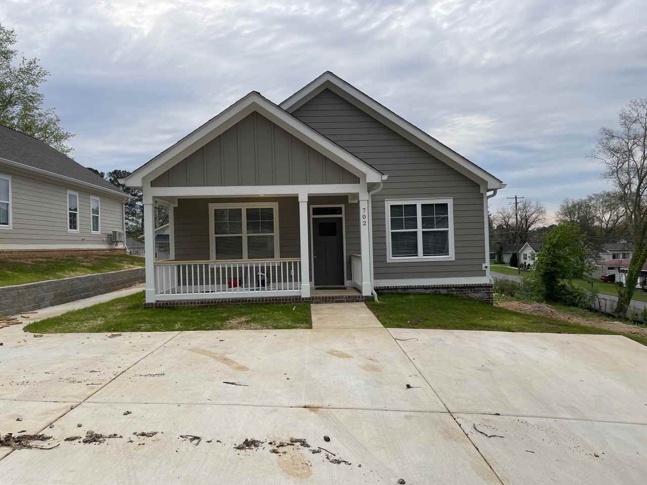 702 Moore St - Photo 2 of 25