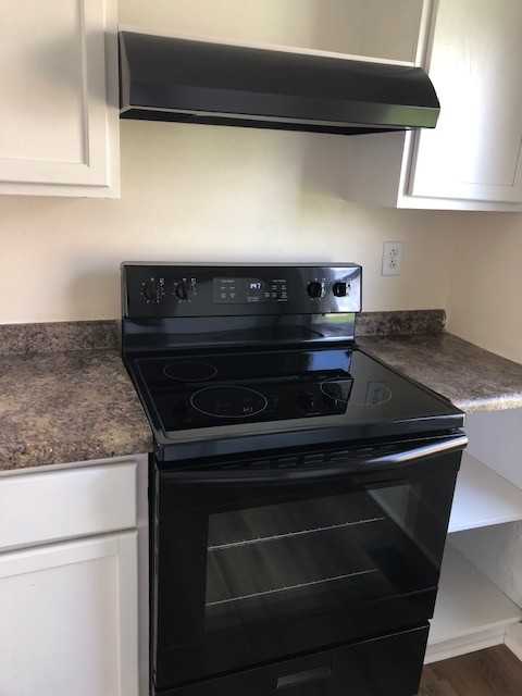 1750 Pine St - Photo 3 of 21