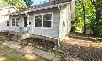 featured image of 120 E School St
