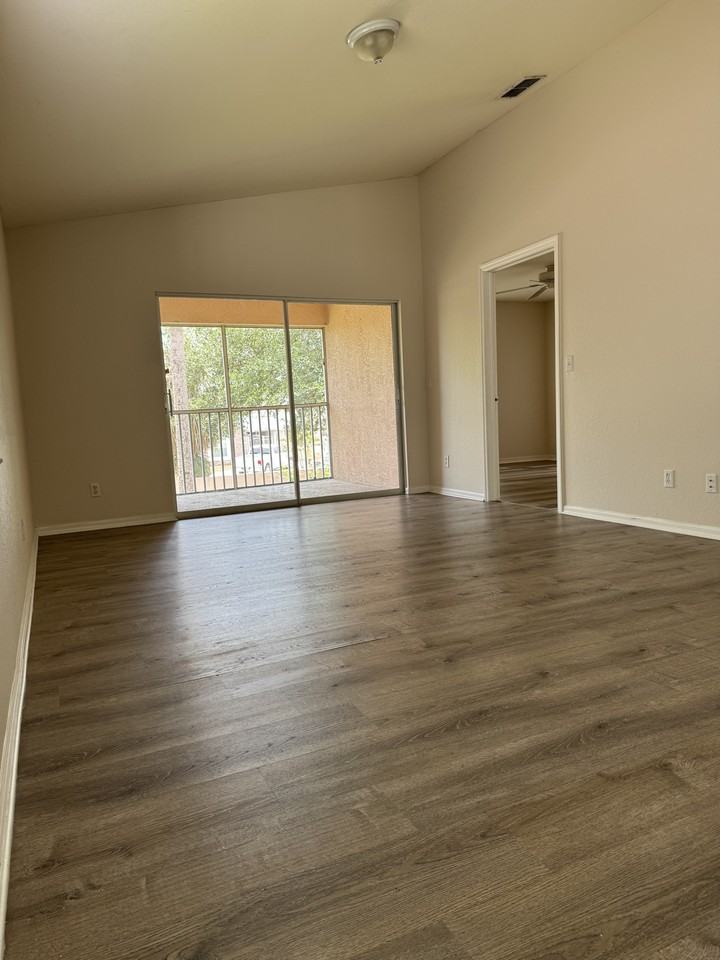 26728 Little John Ct #7 - Photo 5 of 11
