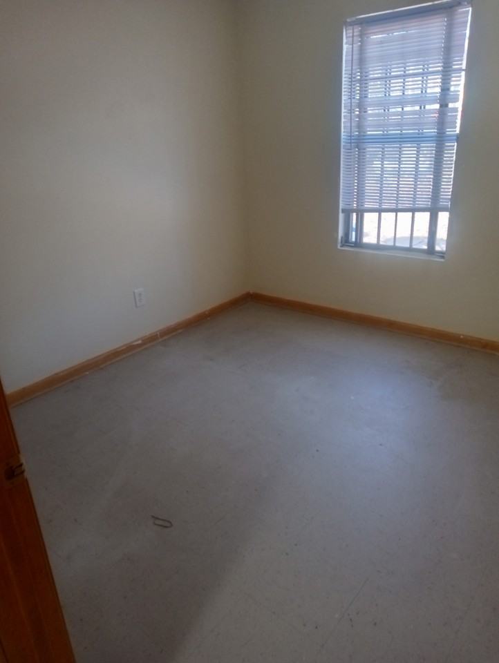 1238 Marksman St - Photo 4 of 11