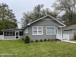 featured image of 1509 Bowen Ave
