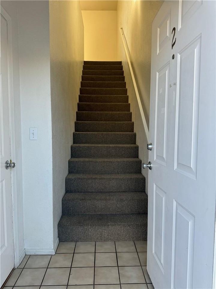 331 Phyllis Dr - Photo 3 of 20