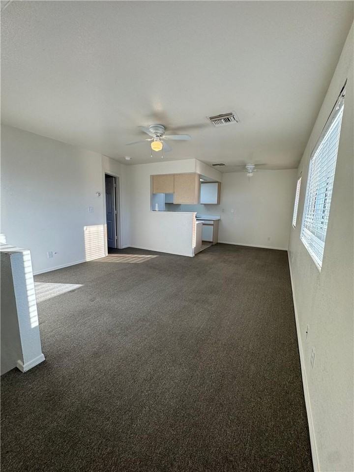 331 Phyllis Dr - Photo 6 of 20