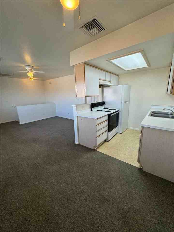 331 Phyllis Dr - Photo 7 of 20