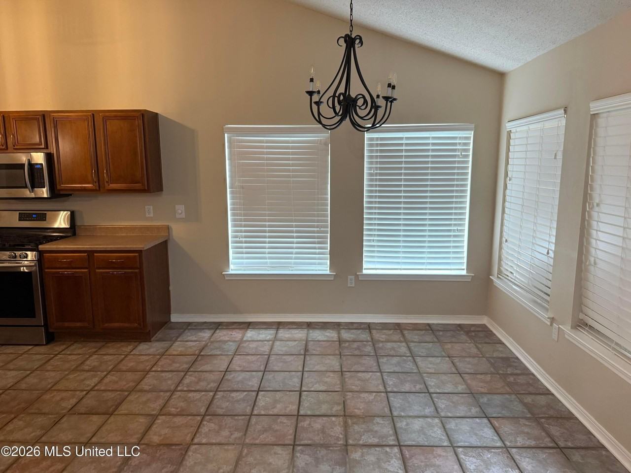 11267 River Bend Dr - Photo 6 of 19