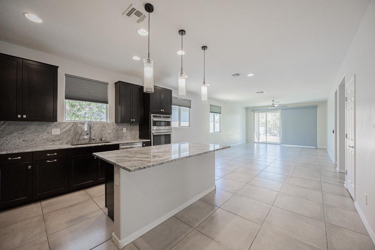 6412 S 24th Pl - Photo 4 of 25