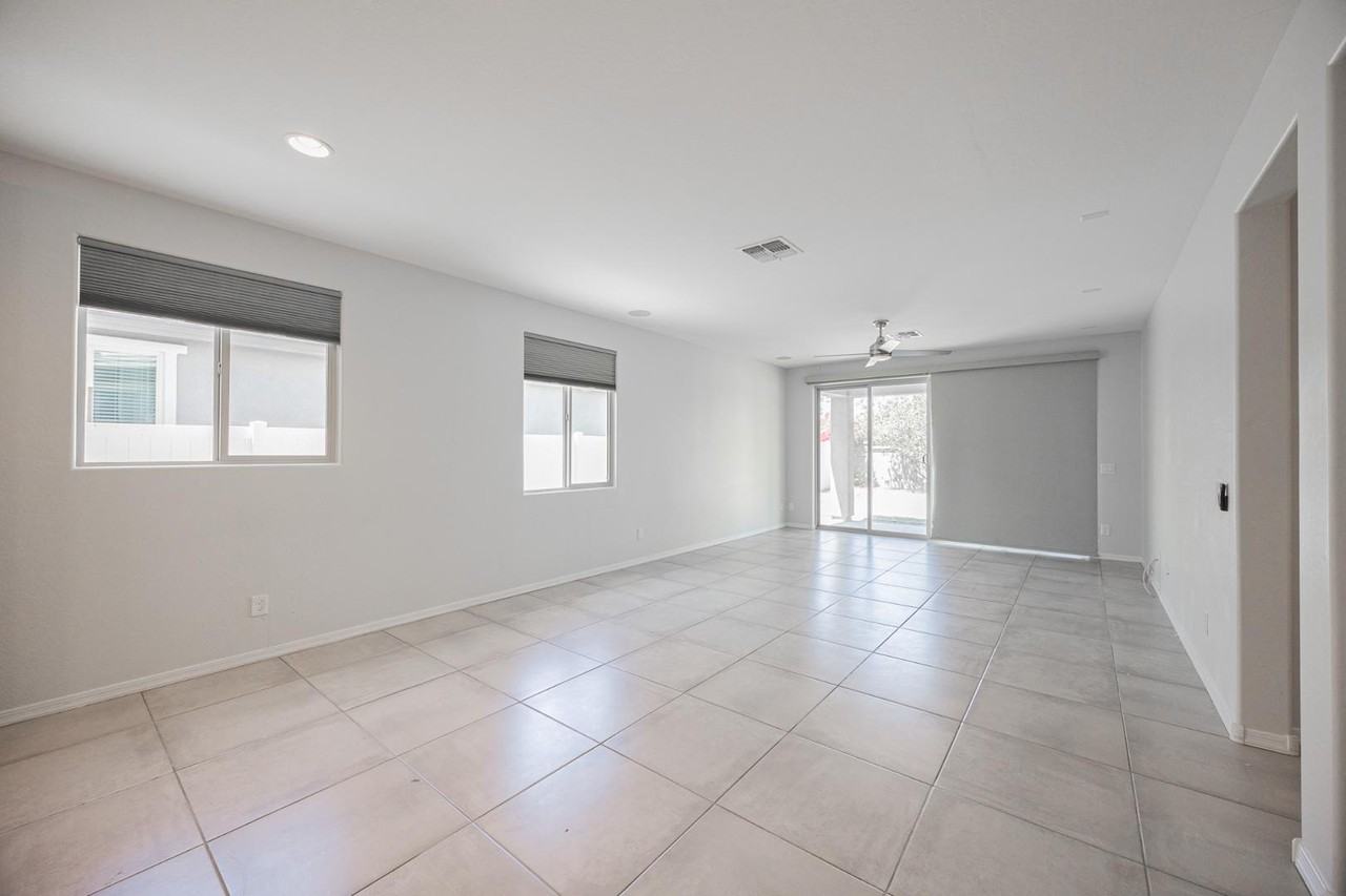 6412 S 24th Pl - Photo 5 of 25