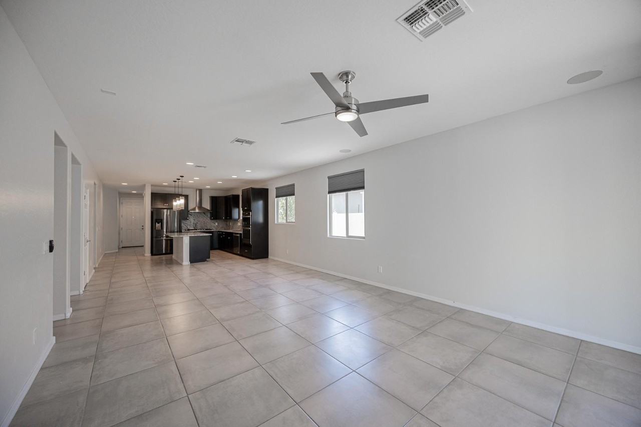 6412 S 24th Pl - Photo 6 of 25