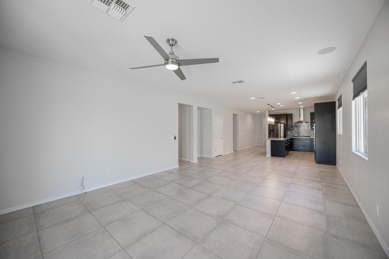 6412 S 24th Pl - Photo 7 of 25