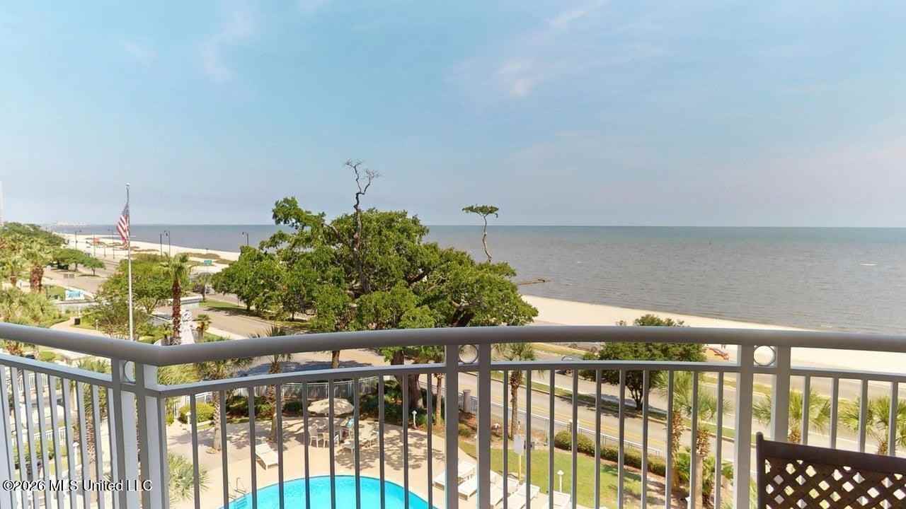 2228 Beach Dr - Photo 2 of 18