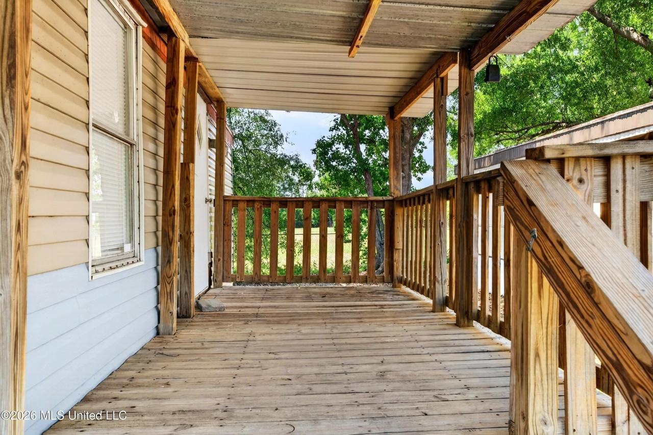 11213 Dobson Rd - Photo 3 of 16