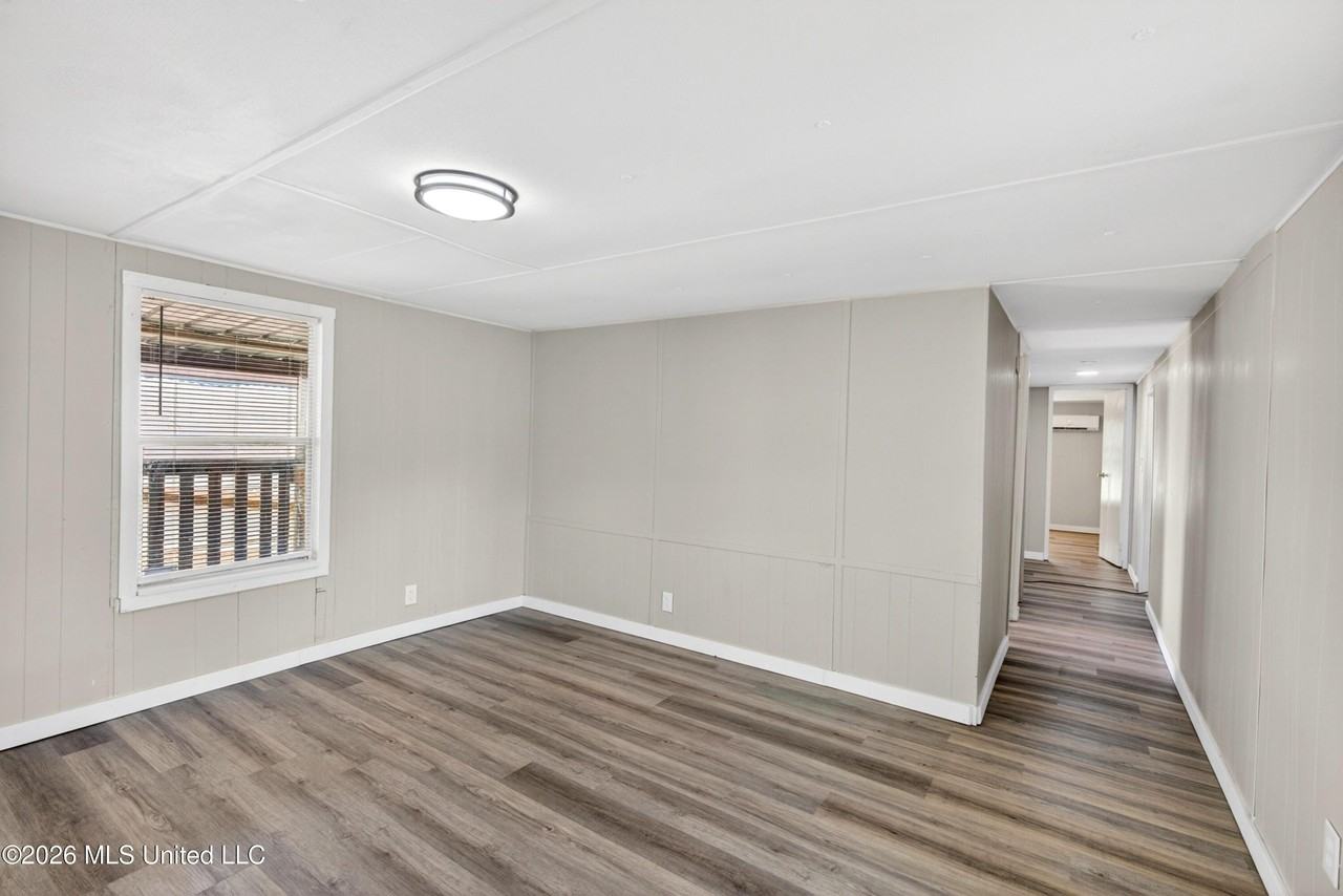 11213 Dobson Rd - Photo 6 of 16