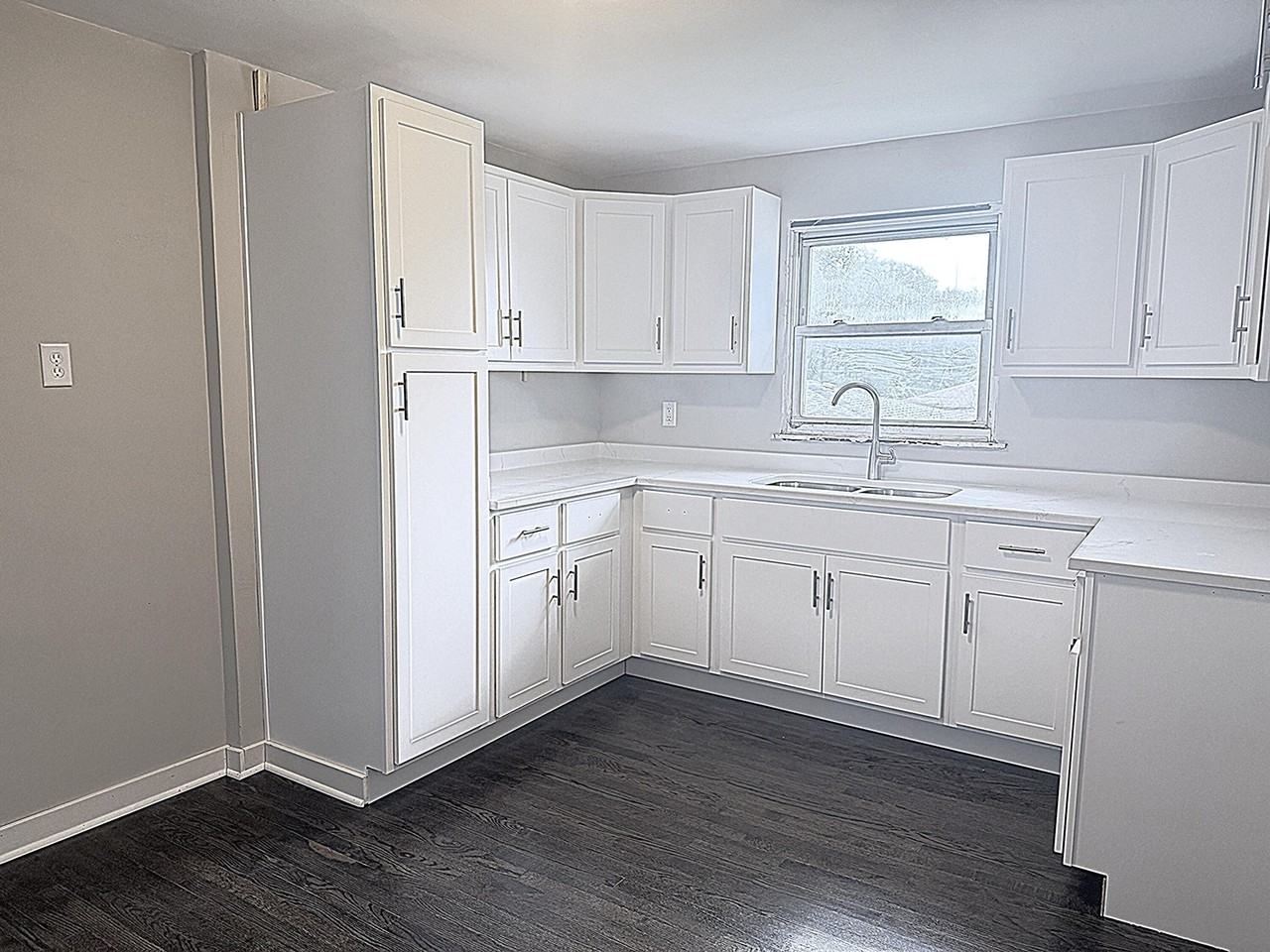 1117 Kosciusko Blvd #2R - Photo 3 of 10