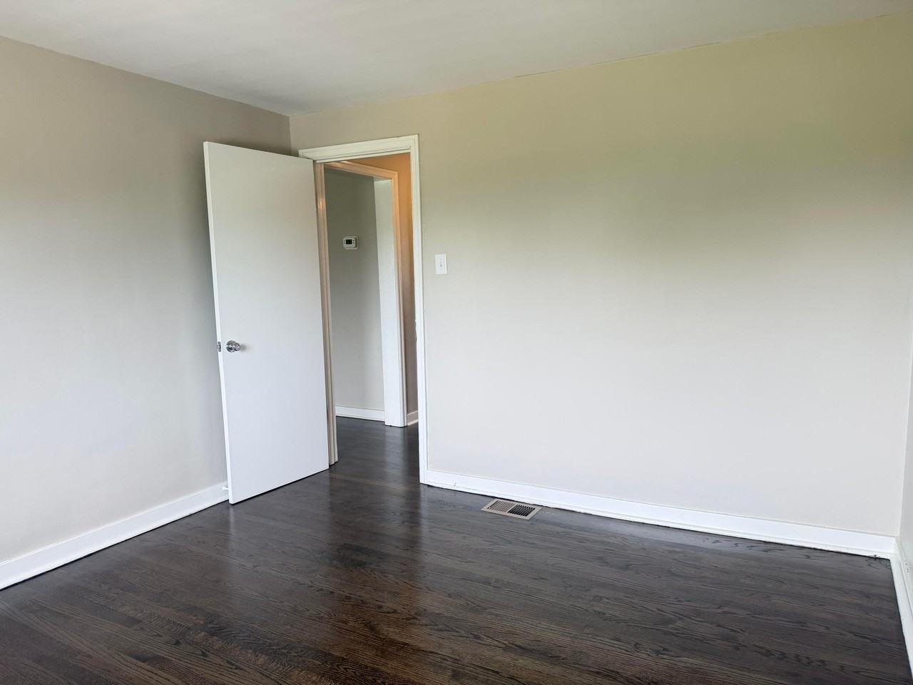 1117 Kosciusko Blvd #2R - Photo 4 of 10